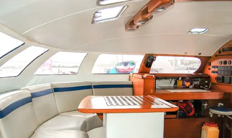 inside view catamaran induna