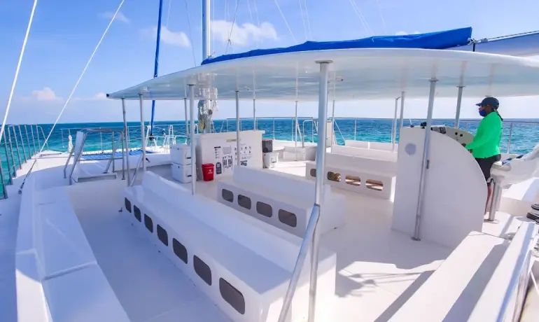 maines benches and captain