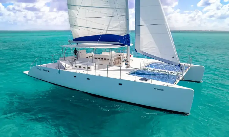 side view of kraken catamaran