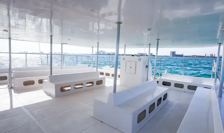 maines catamaran benches