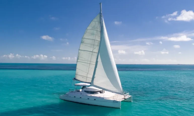 morrocoy catamaran side view